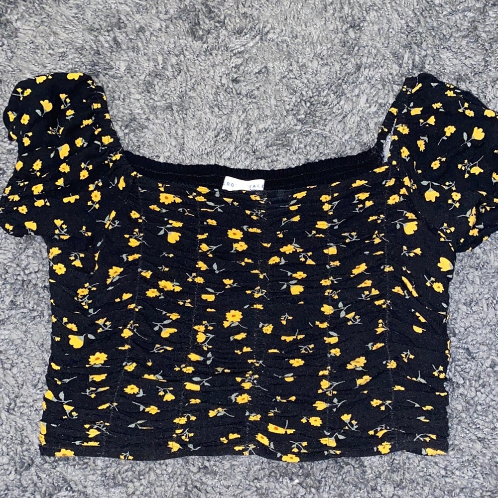 Aeropostale black floral top